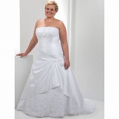 4.	Strapless plus size taffeta dress