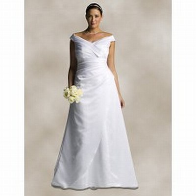 7.	Off shoulder bridesmaid dress