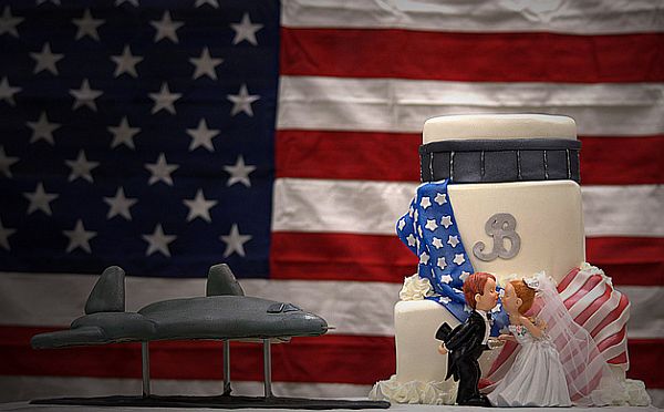 American themed wedding cake