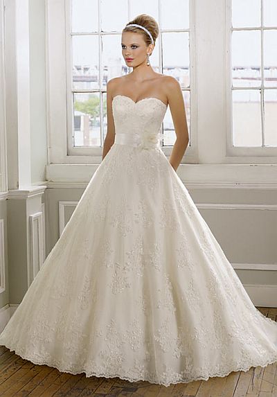 Lace Wedding Dresses for Elegant Brides - Wedding Clan