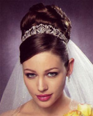 chignon with tiara 49