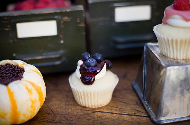 Cupcake topping bar for your wedding