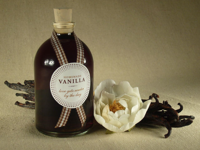 DIY homemade vanilla favors