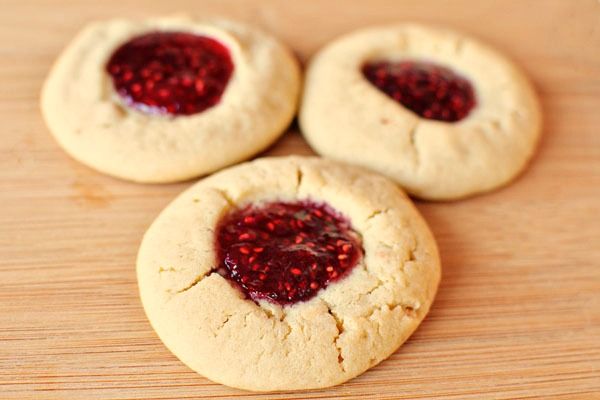 DIY Peanut butter and jam cookies