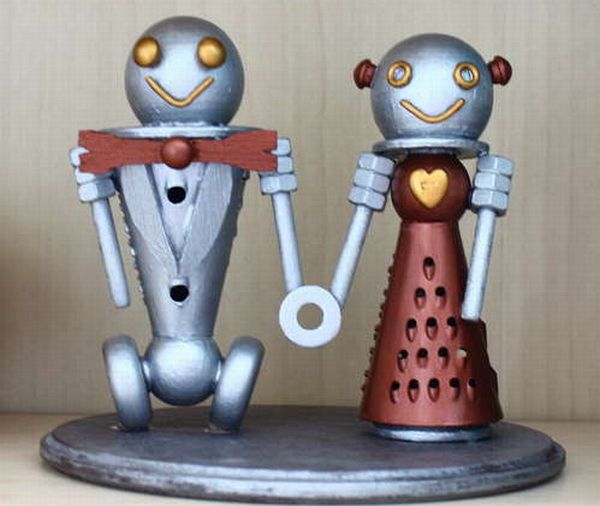 DIY Robot Cake Topper