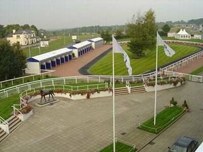 epsom downs racecourse queens stand