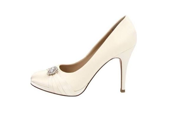 Stylish wedding shoes for bride-to-be - Wedding Clan