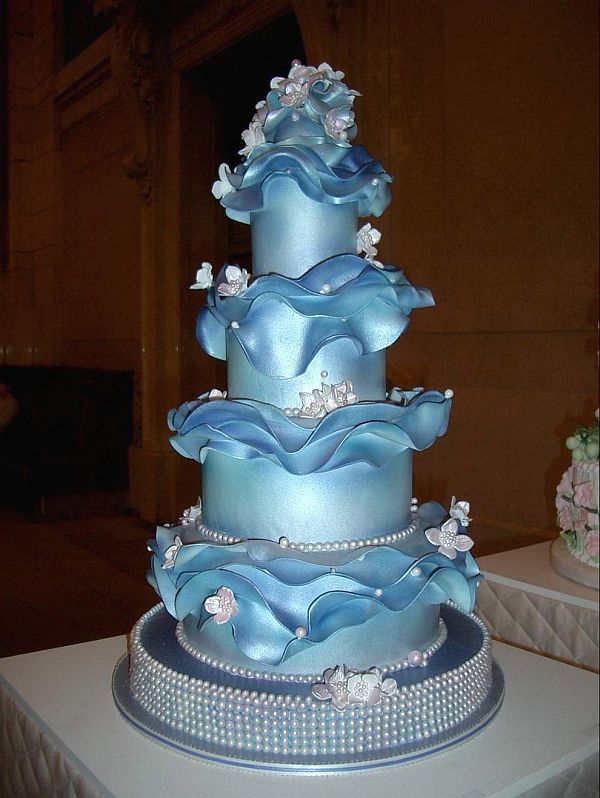 Best blue wedding cakes to complement your wedding theme