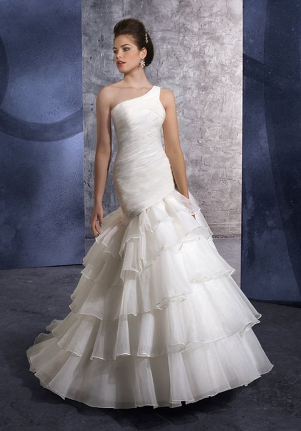 Top 10 Cheap Wedding Dresses - Wedding Clan