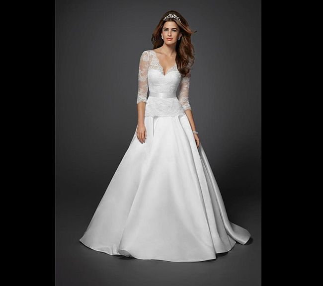 Middleton's wedding dress replica