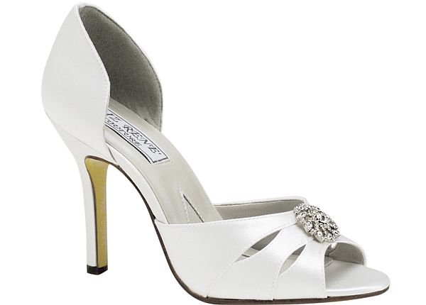 Stylish and comfortable wedding shoes for bride-to-be - Wedding Clan