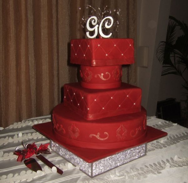 Red wedding cakes