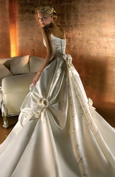 wedding gown with ribbon 49