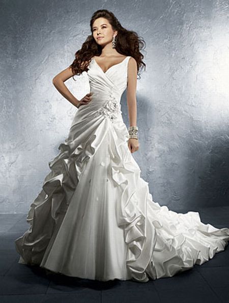 Stunning designer wedding gowns - Wedding Clan