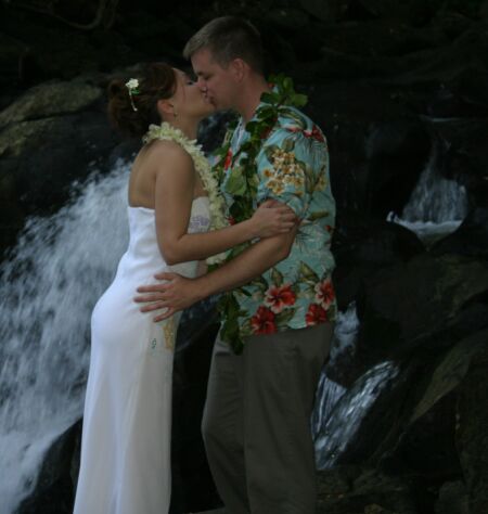 wedding photographs hawaiian wedding ceremony