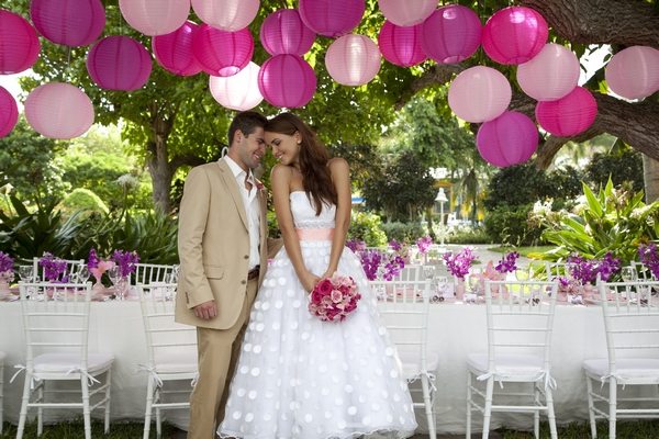 bride-and-groom-sandals-weddingmoons