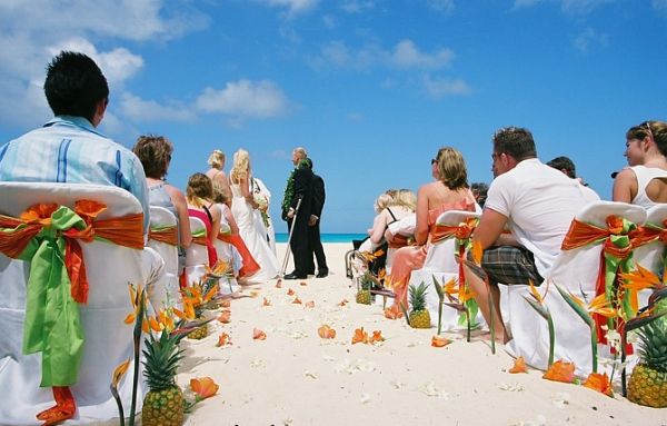 wedding-setup-for-blake-and-irish-wedding-on-Oahu-FH000030-700414