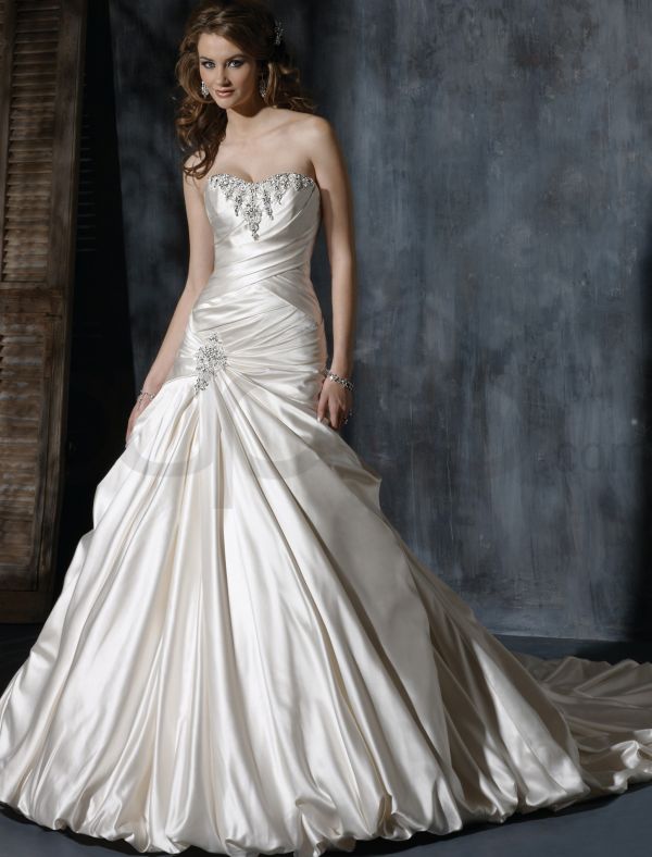 taffeta-strapless-dipped-neckline-a-line-wedding-dress