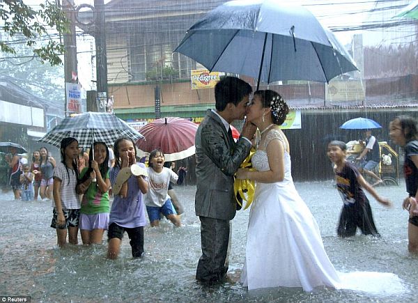 rainy wedding