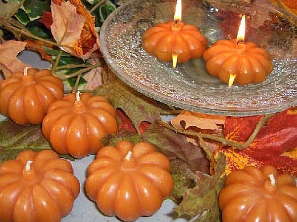 pumpkin shaped candles