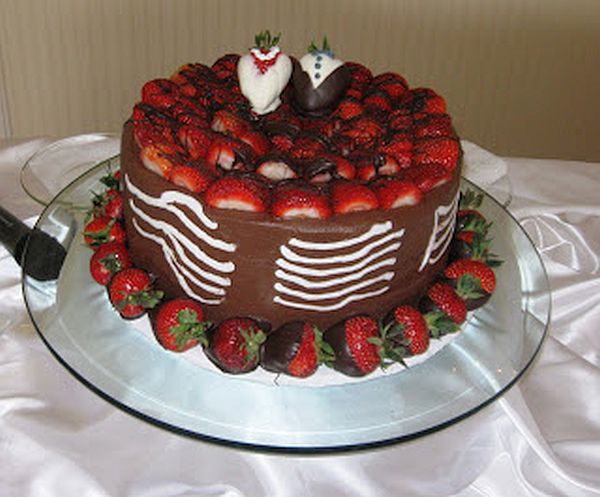 Red velvet groom’s cake