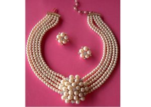 Five strand ivory pearl vintage necklace