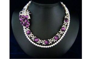 Mauve and white costume vintage necklace