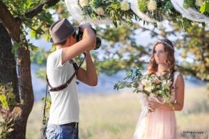 hiring a great wedding photographer